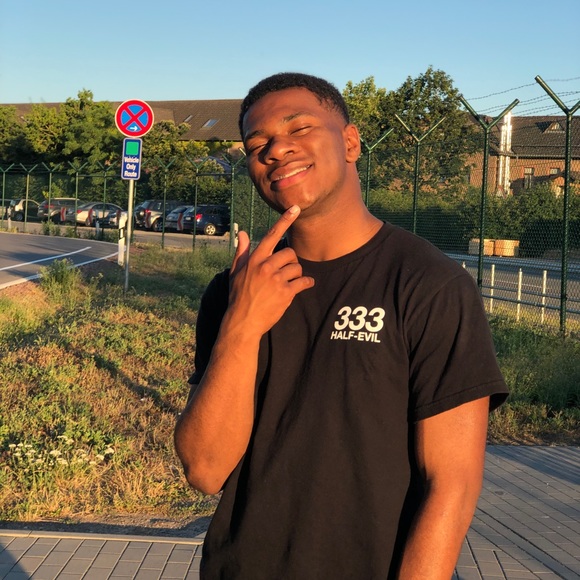 Meet your Posher, Cedric - Picture 1 of 1